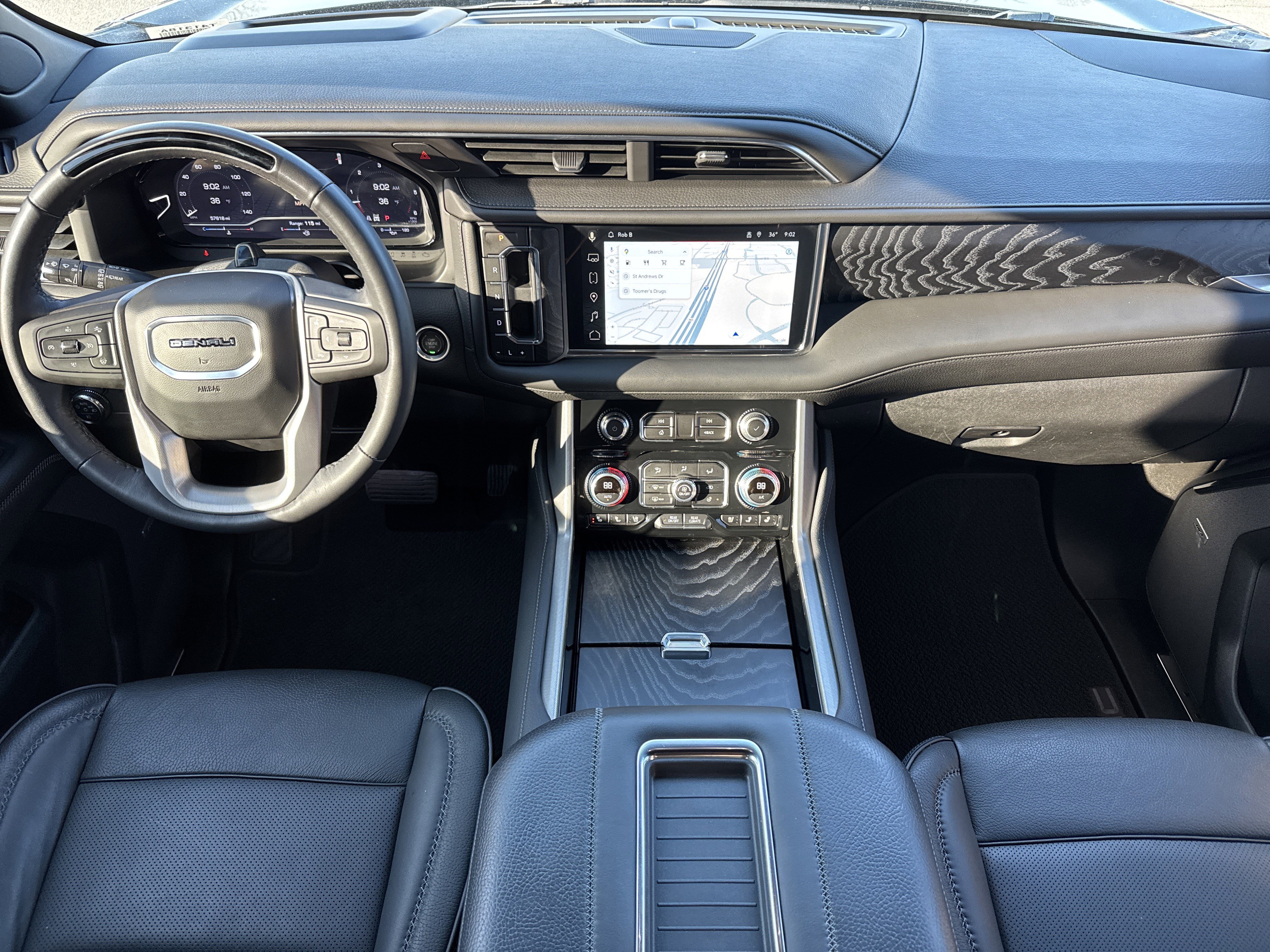 Used 2024 GMC Yukon Denali w/ Advanced Technology Package image 31