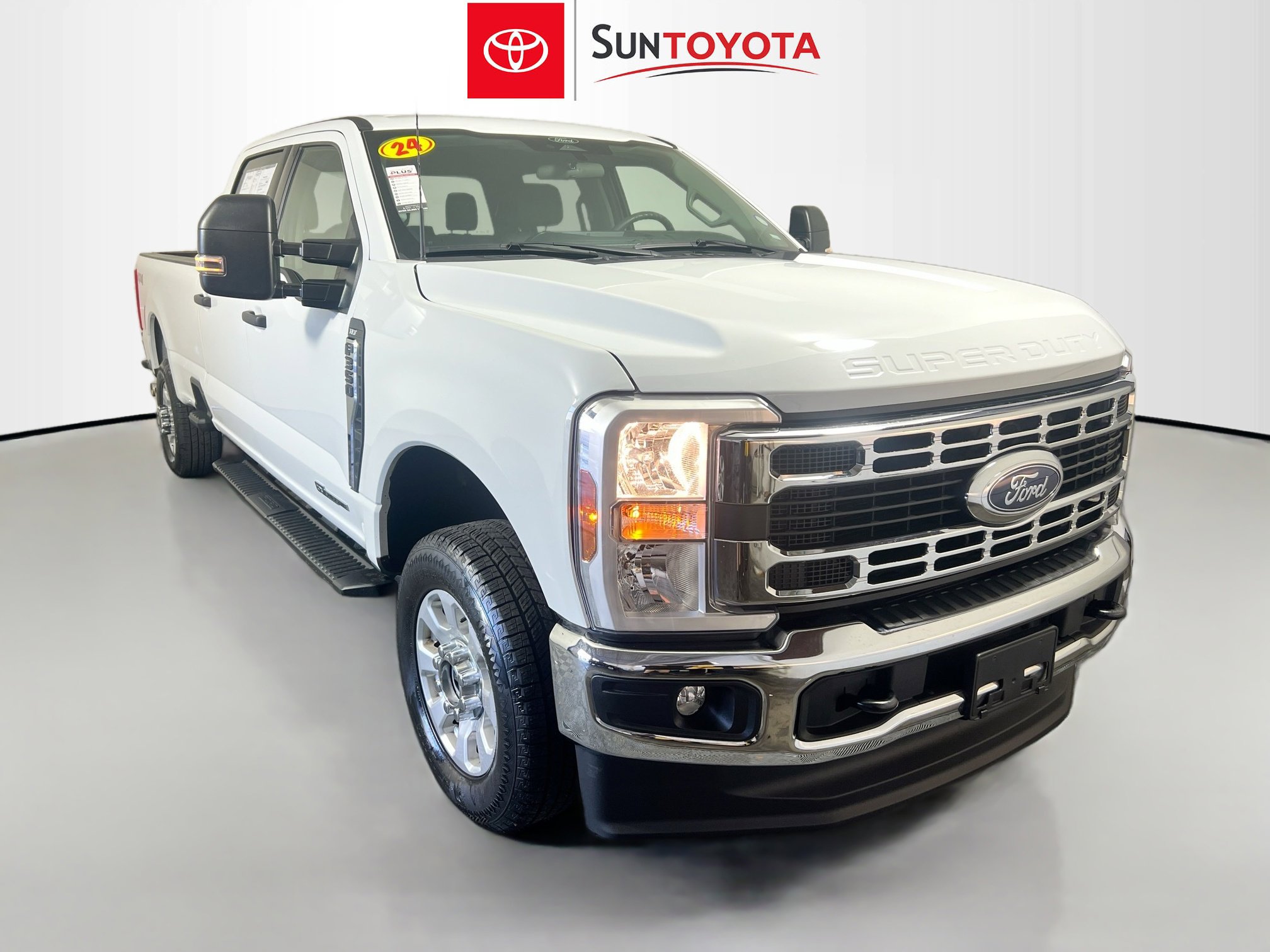 Used 2024 Ford F350 XLT image 1