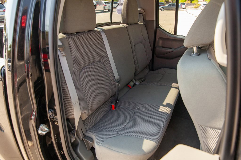 Used 2021 Nissan Frontier SV image 12