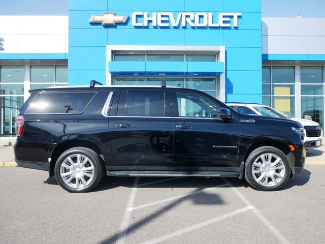 Used 2024 Chevrolet Suburban High Country AWD/4WD image 25