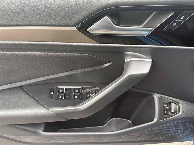 Used 2021 Volkswagen Jetta SEL Premium image 14