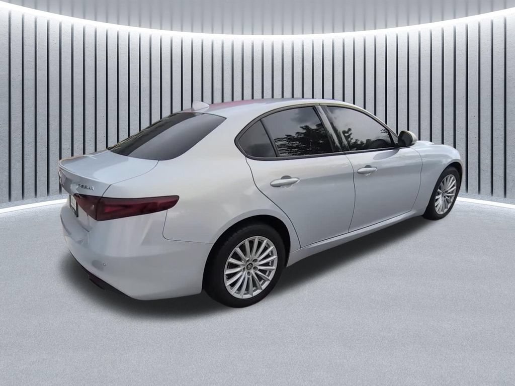Used 2022 Alfa Romeo Giulia Sprint AWD/4WD image 16