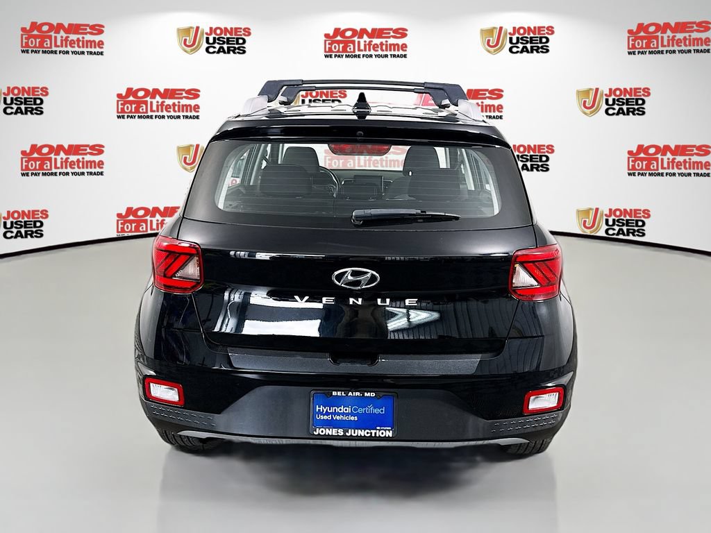 Certified 2021 Hyundai Venue SEL FWD image 14
