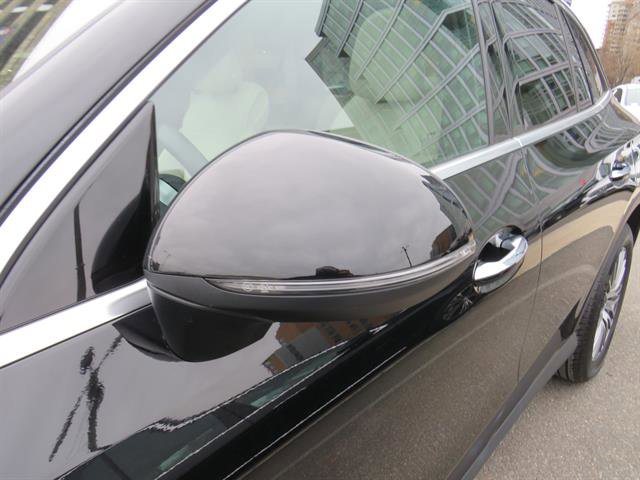 Used 2024 Mercedes-Benz GLC 300 4MATIC image 25