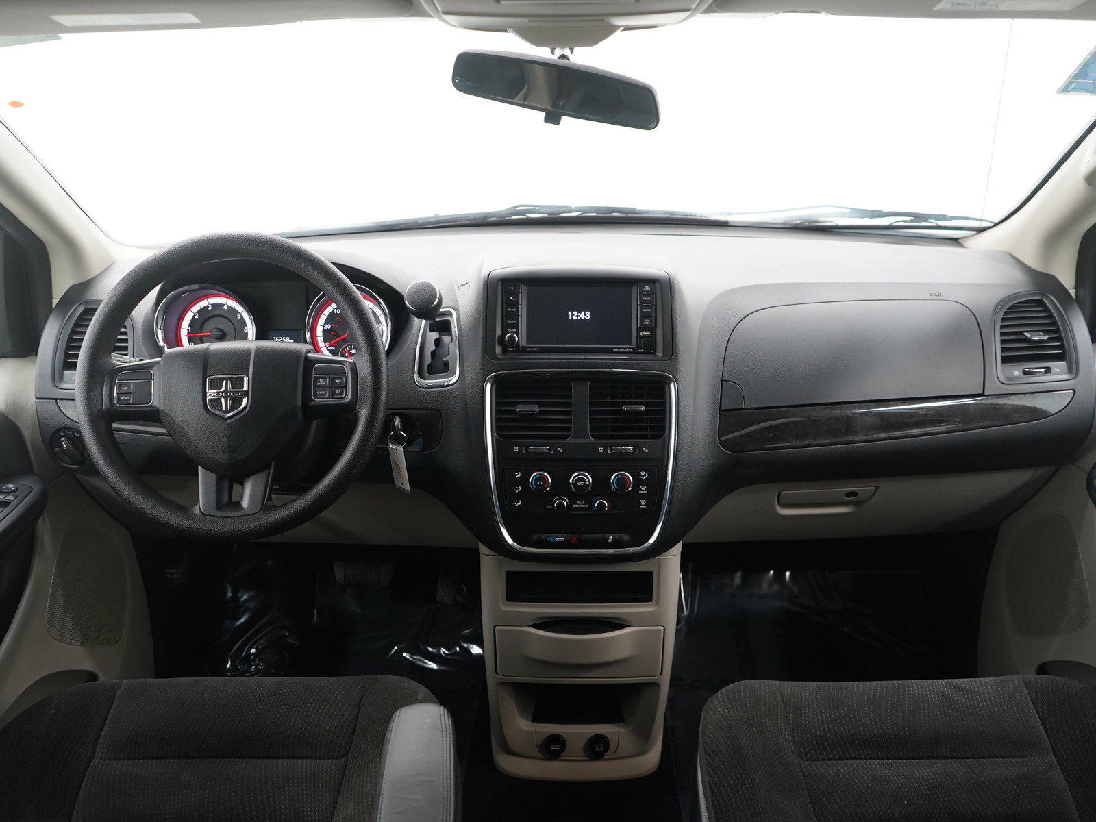 Used 2018 Dodge Grand Caravan SE image 13