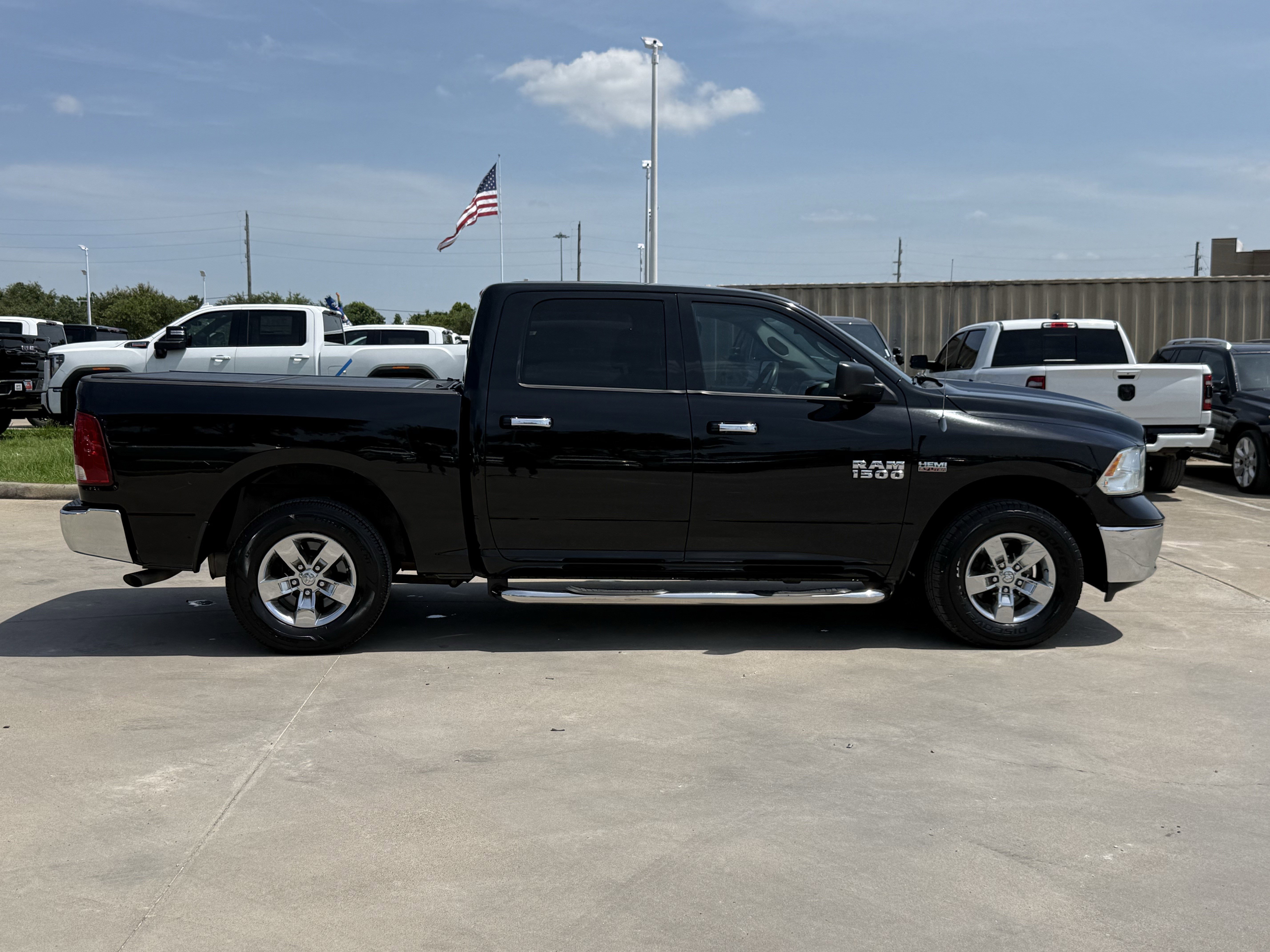 Used 2014 RAM 1500 Classic SLT RWD image 3