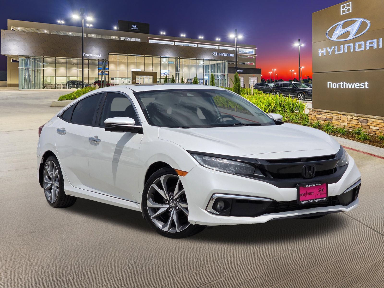 Used 2019 Honda Civic Touring image 3