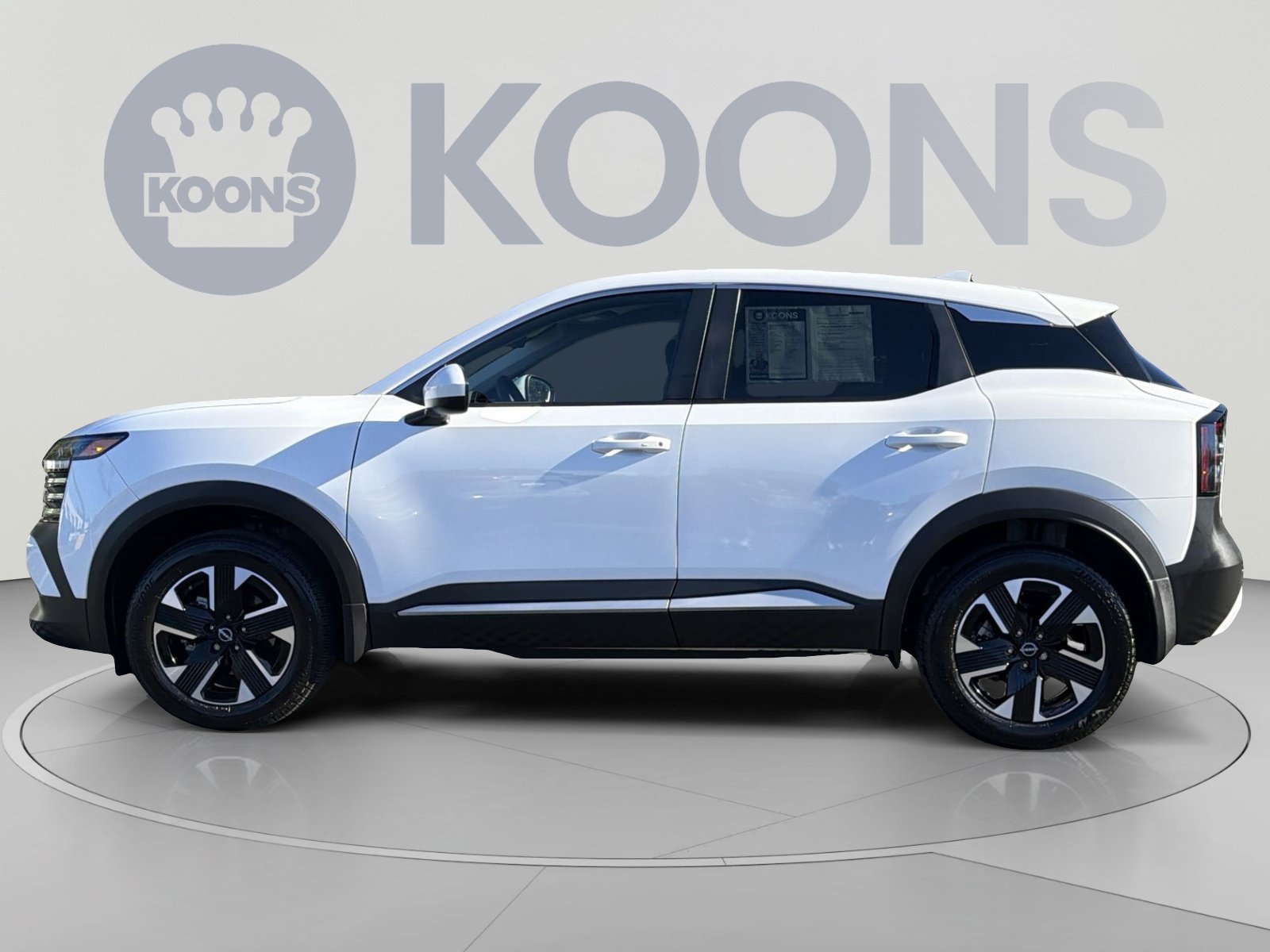 Used 2025 Nissan Kicks SV AWD/4WD image 7