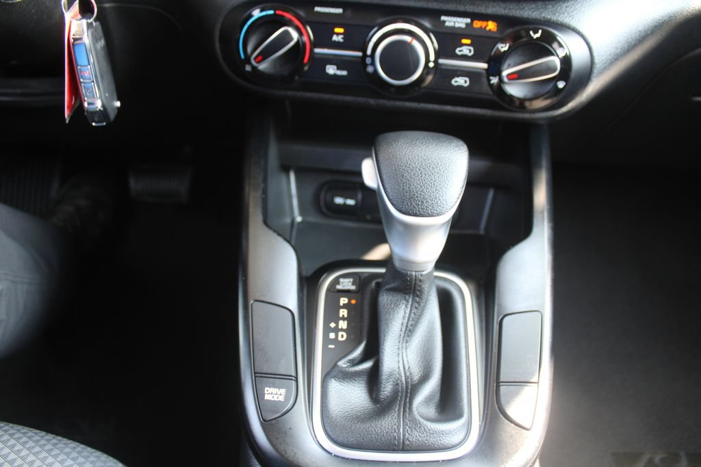 Certified 2025 Kia Soul LX w/ LX Technology Package FWD image 31