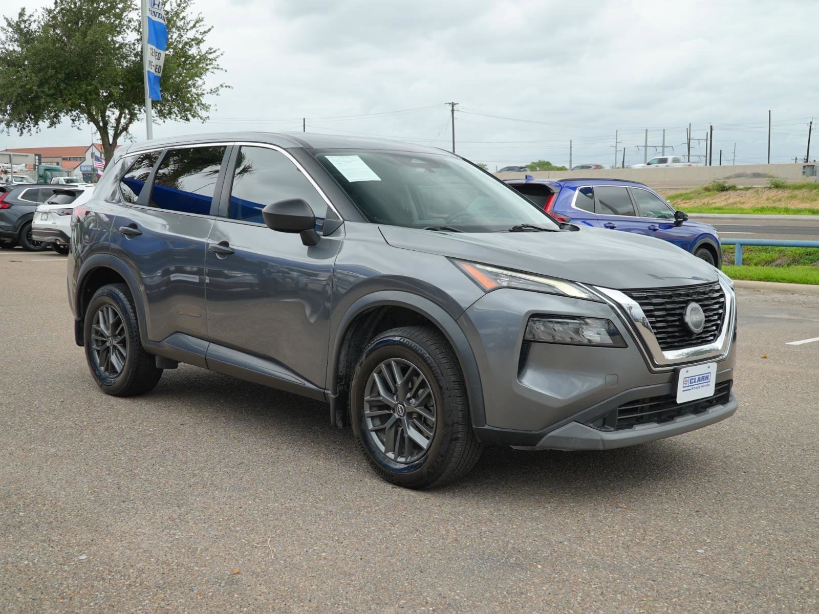 Used 2022 Nissan Rogue S FWD image 3