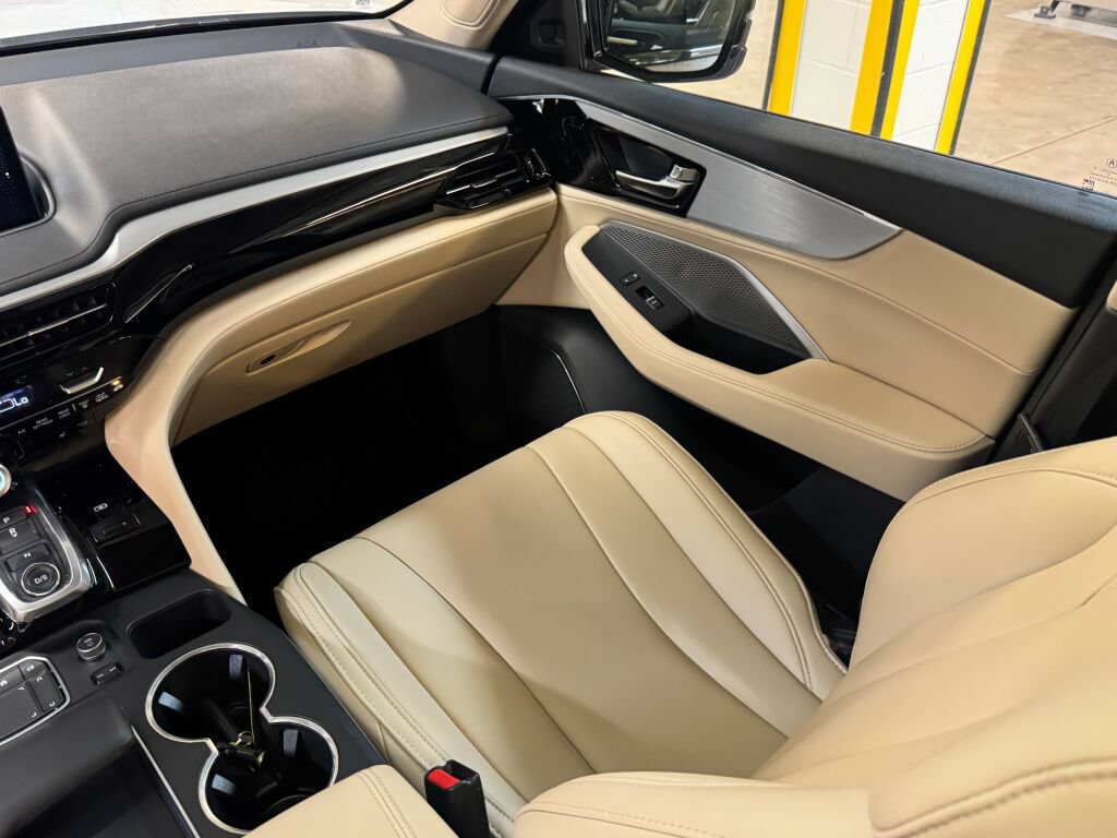 Certified 2023 Acura MDX SH-AWD image 18