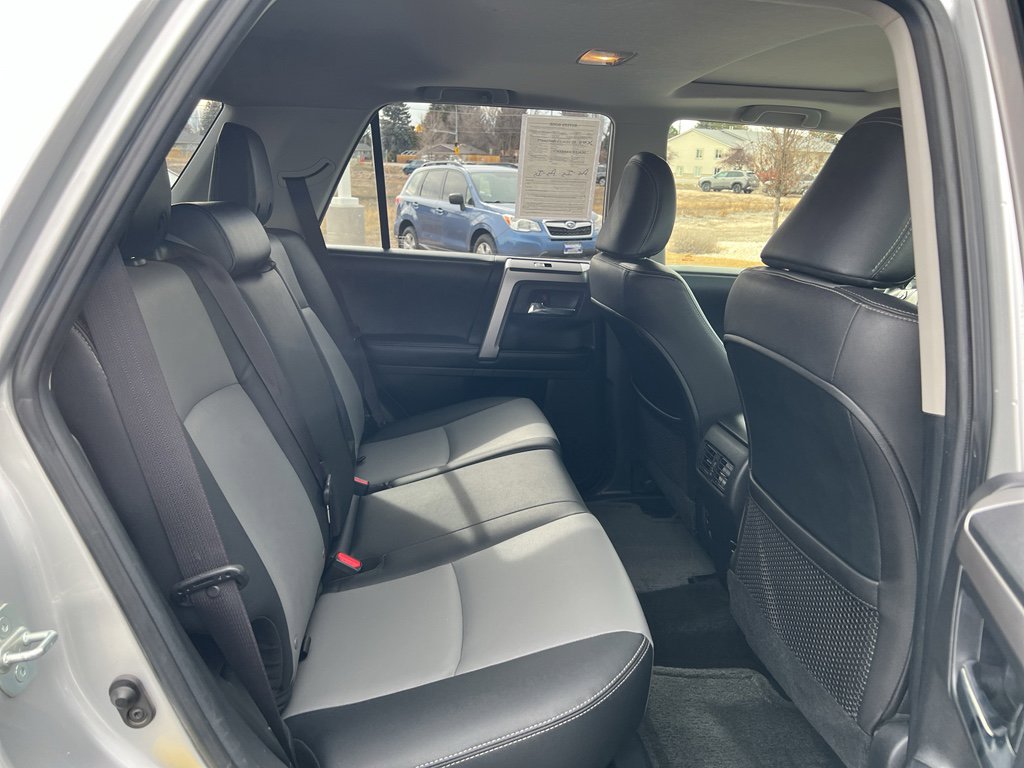 Used 2016 Toyota 4Runner SR5 Premium image 26