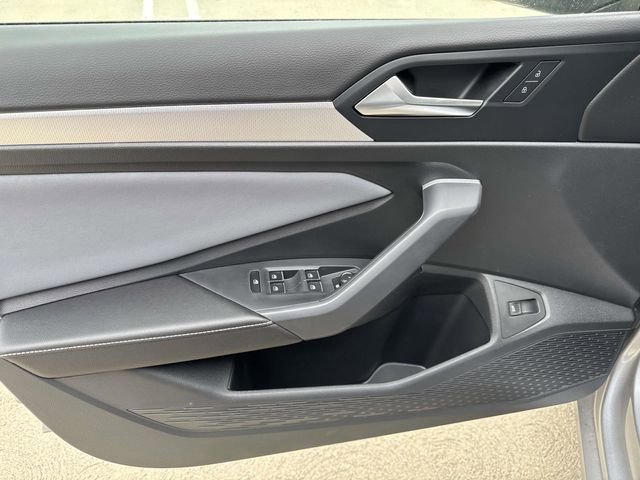 New 2026 Volkswagen Jetta SE FWD image 12