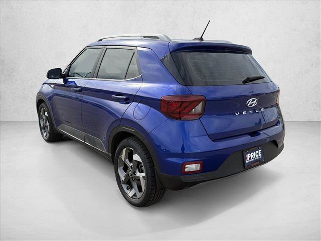 Used 2024 Hyundai Venue Limited FWD image 8
