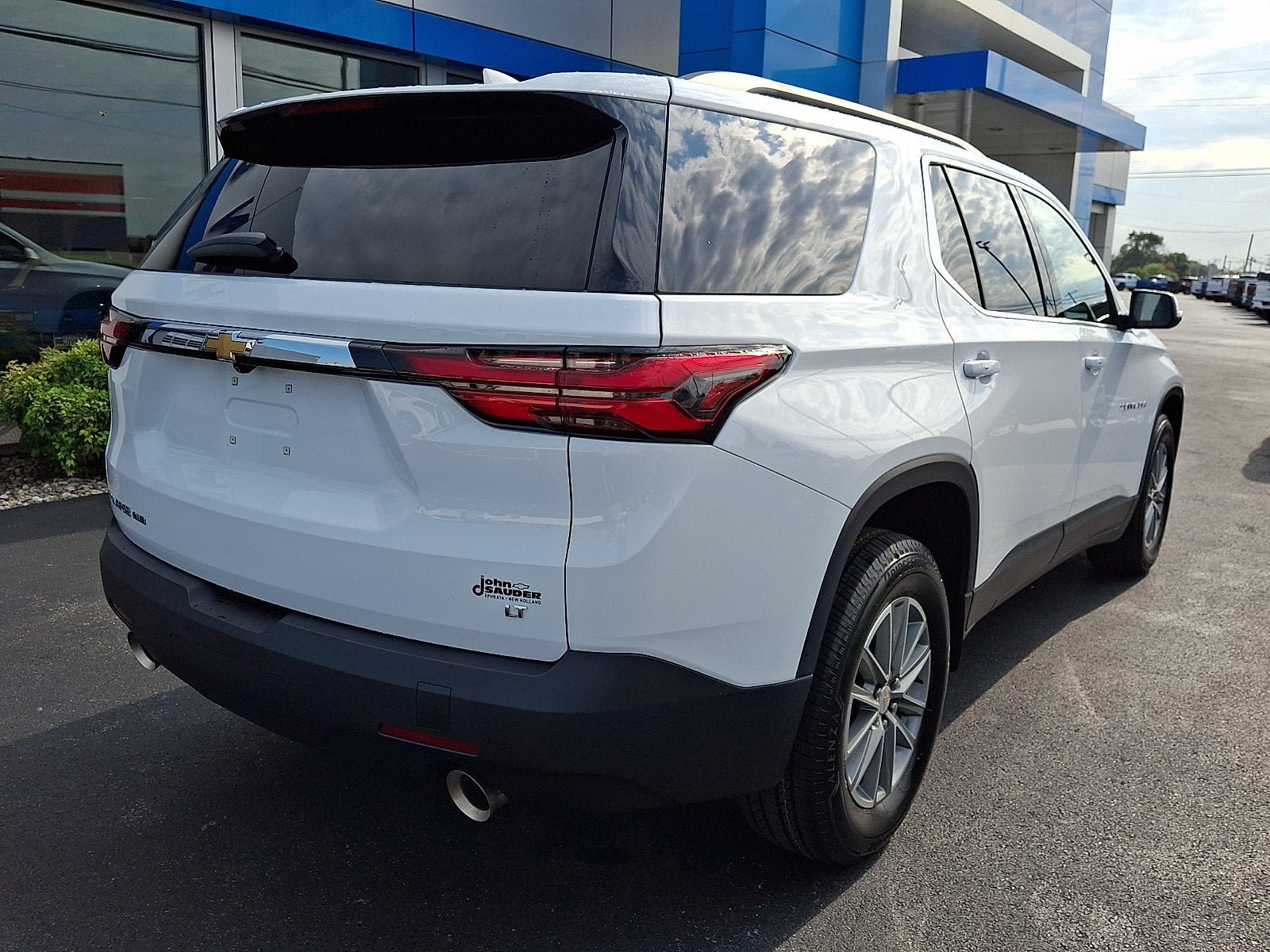 Used 2023 Chevrolet Traverse LT w/ LPO, Floor Liner Package AWD/4WD image 6