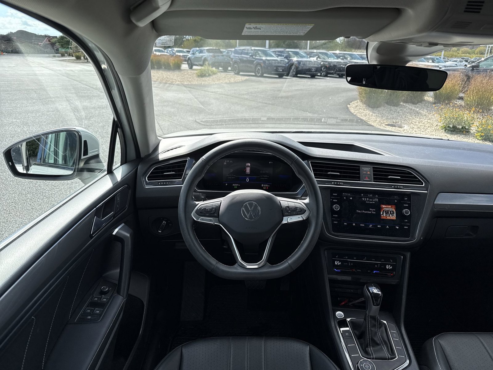 Used 2023 Volkswagen Tiguan SE w/ Panoramic Sunroof Package AWD/4WD image 16