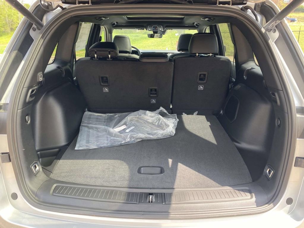 New 2026 Jeep Grand Cherokee Limited w/ Limited Altitude Package image 33