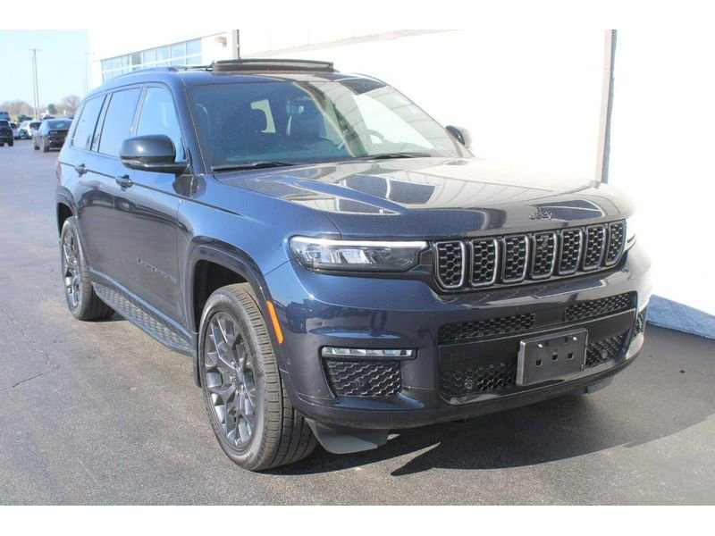 Used 2024 Jeep Grand Cherokee L Summit image 2