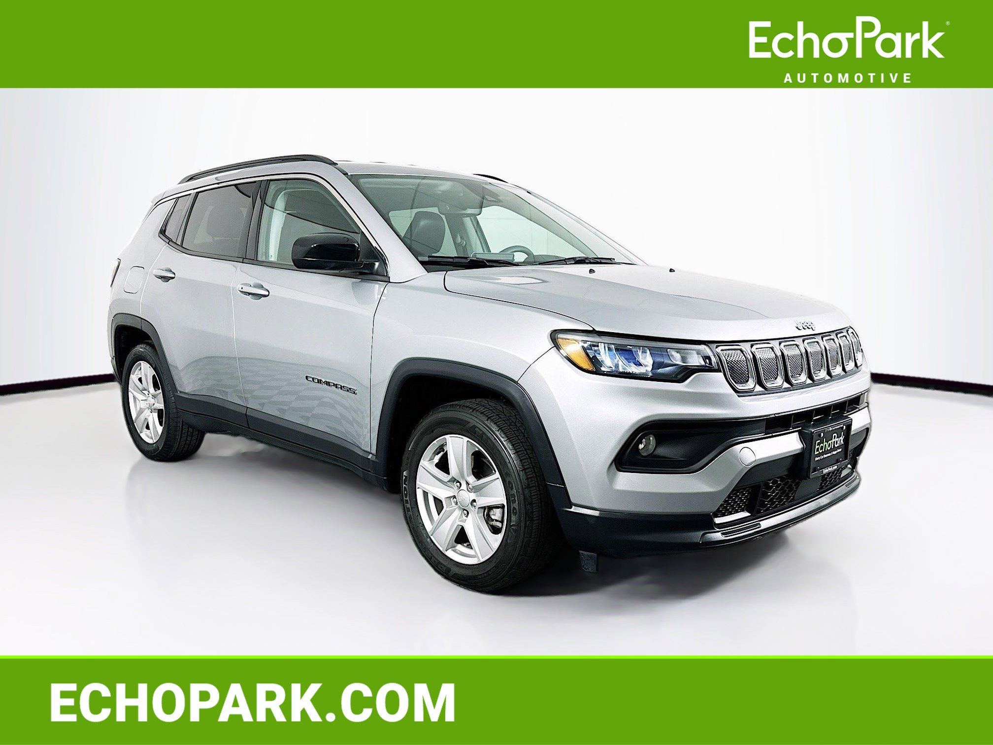 Used 2022 Jeep Compass Latitude image 1