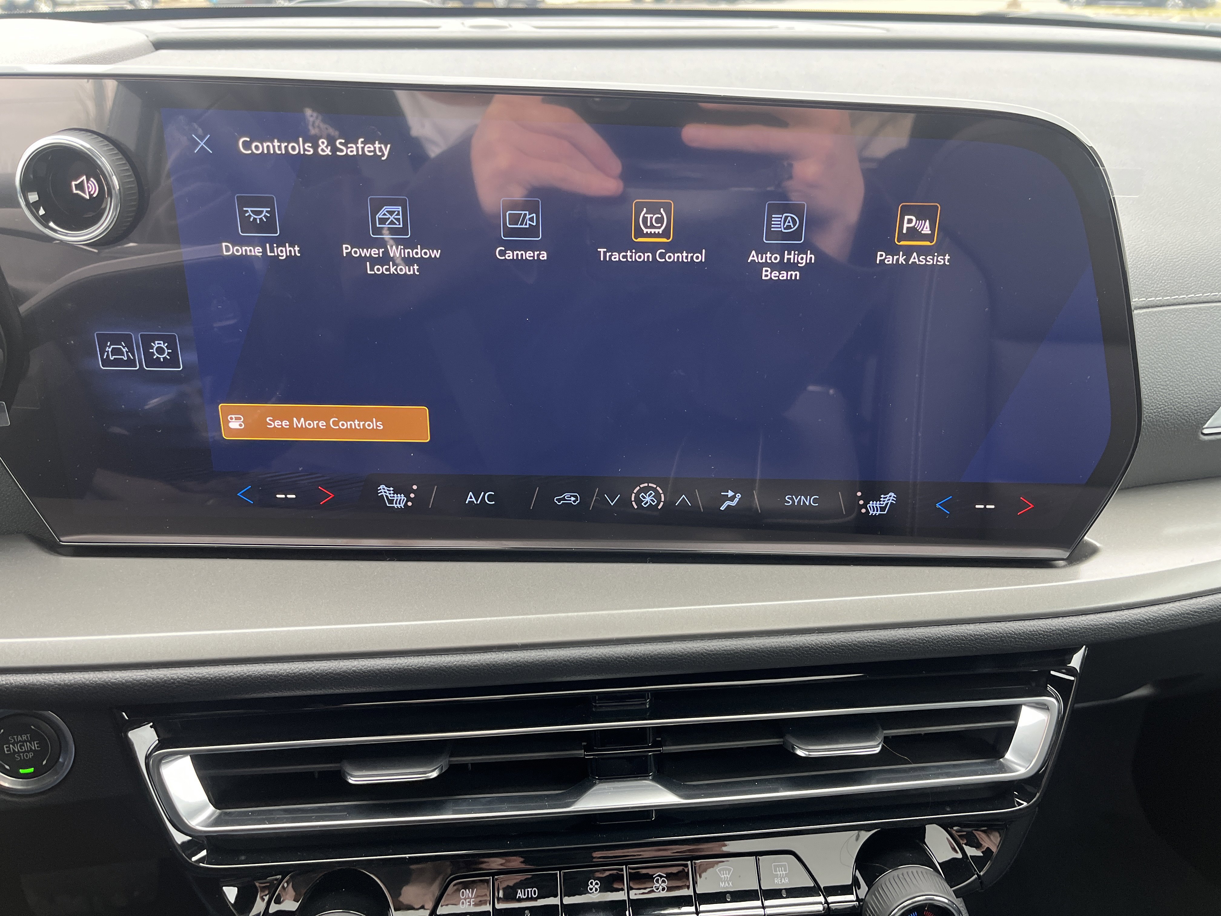 Used 2026 Chevrolet Traverse LT w/ Sun and Wheel Package image 26