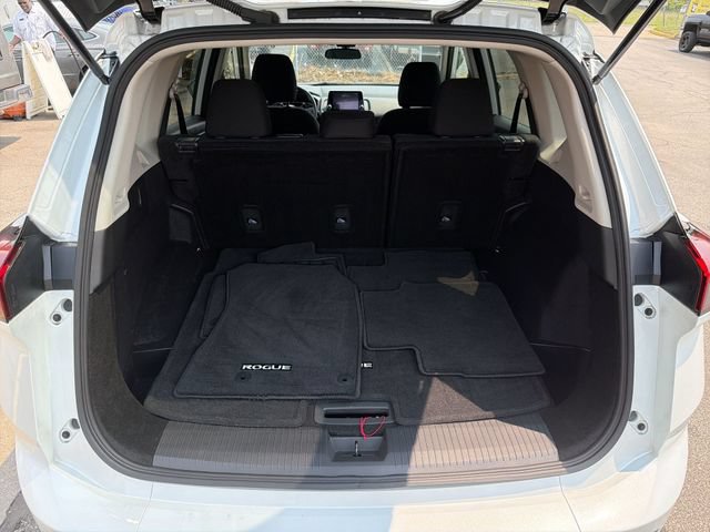 Used 2024 Nissan Rogue S AWD/4WD image 21