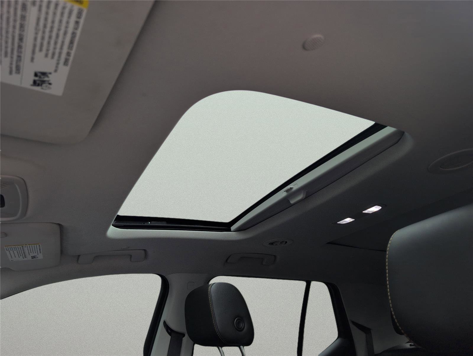 Used 2021 Chevrolet Traverse Premier w/ Redline Edition FWD image 13