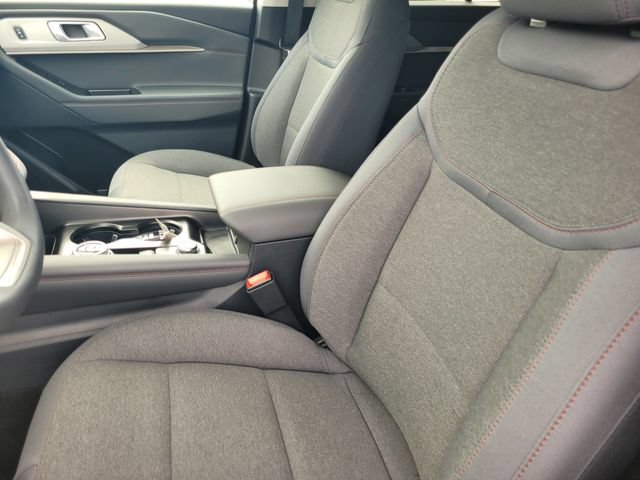 Used 2026 Ford Explorer Active RWD image 11