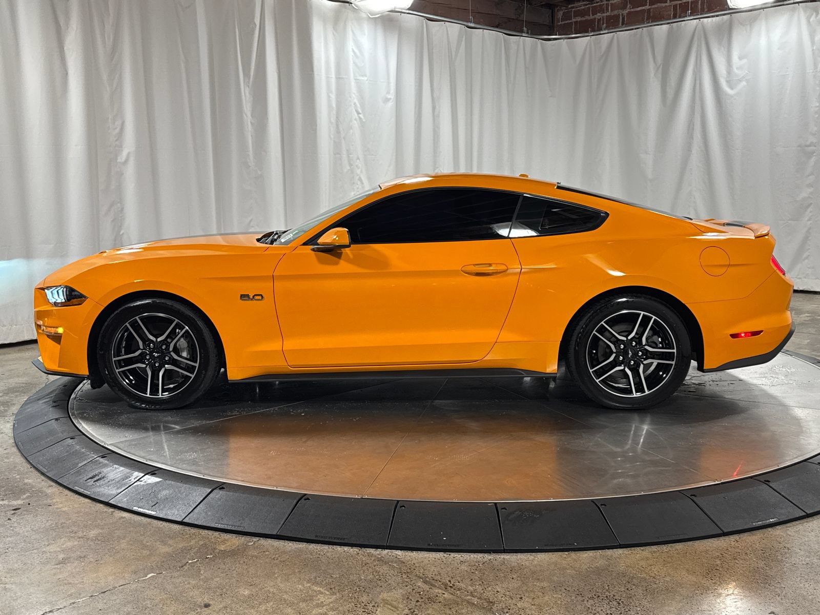 Used 2019 Ford Mustang GT RWD image 6