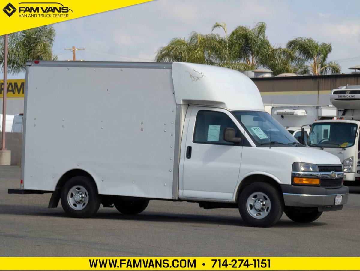 Used 2015 Chevrolet Express 3500 w/ Chrome Appearance Package