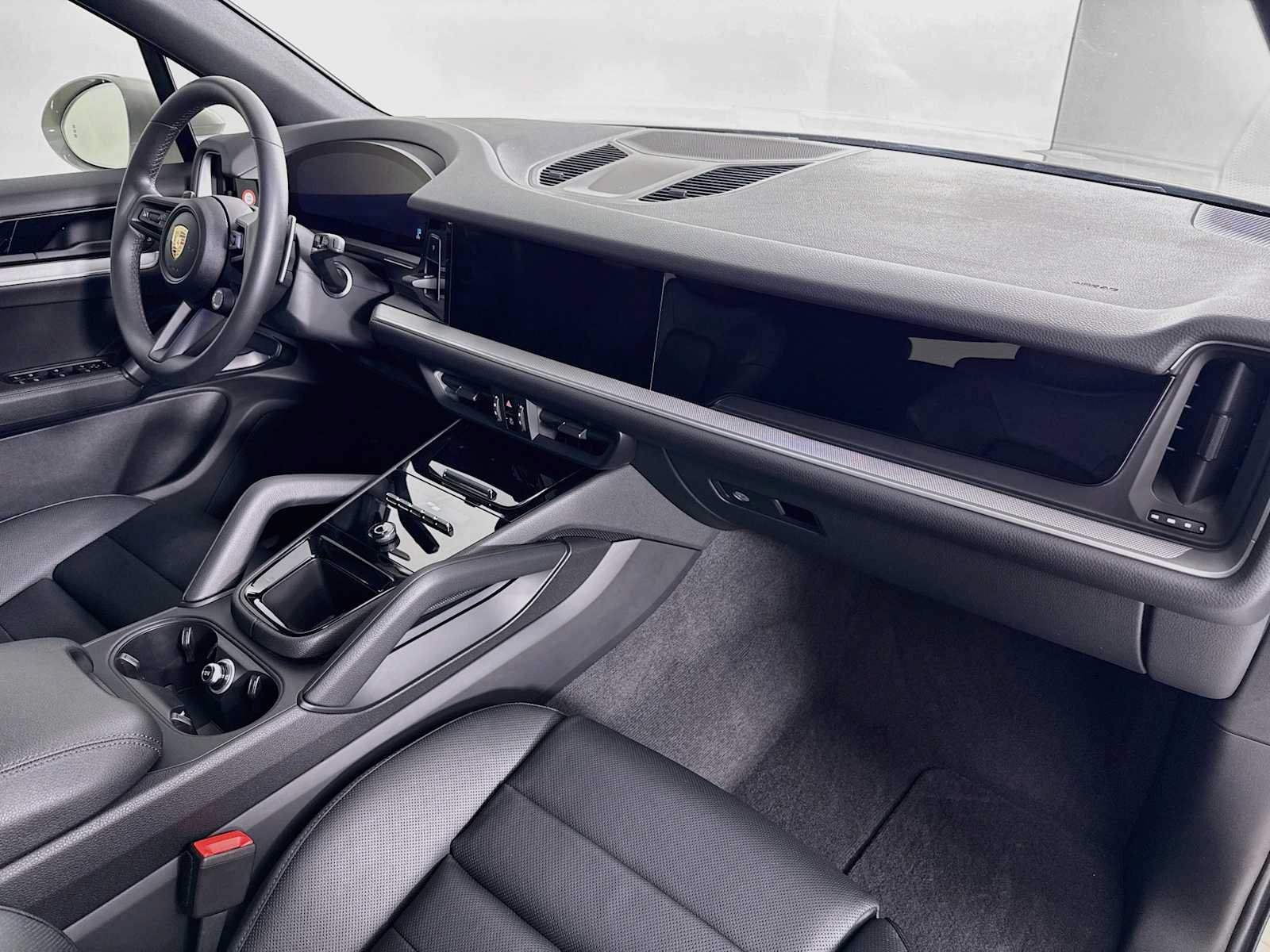 Certified 2025 Porsche Cayenne AWD/4WD image 30