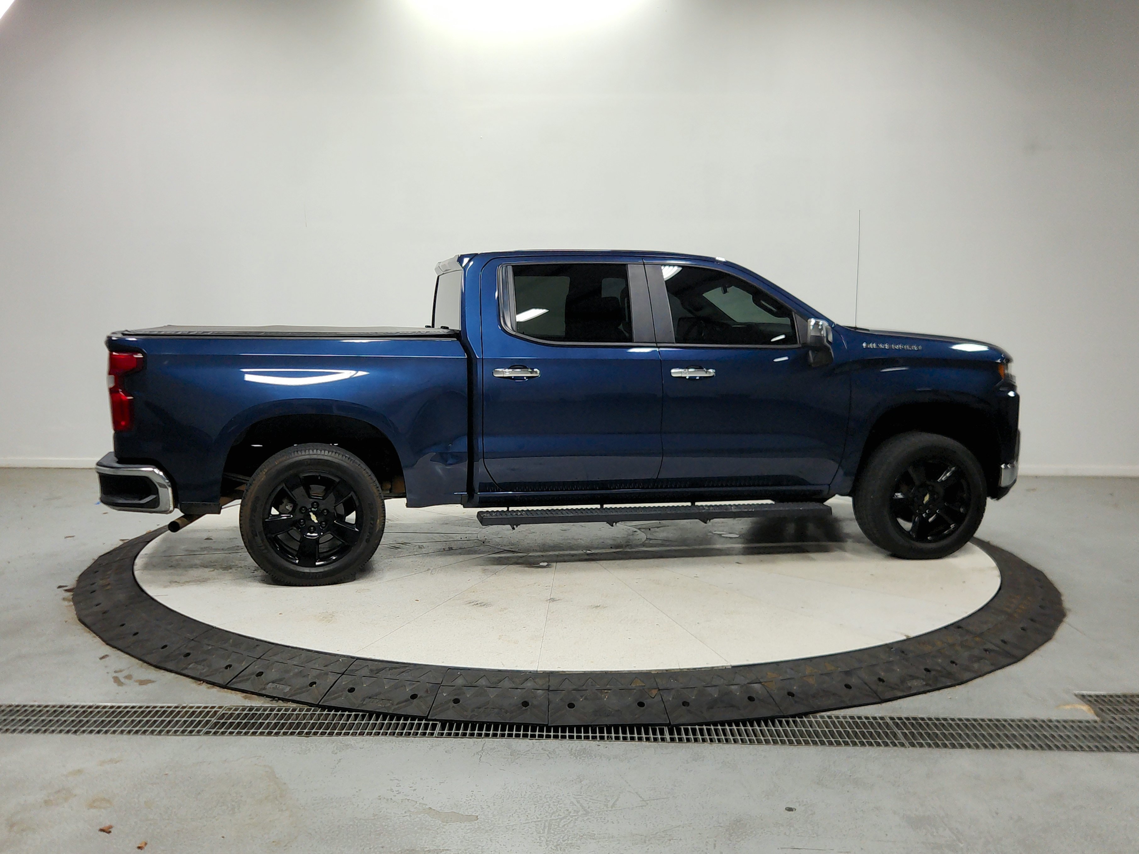 Used 2019 Chevrolet Silverado 1500 LT w/ All-Star Edition RWD image 9