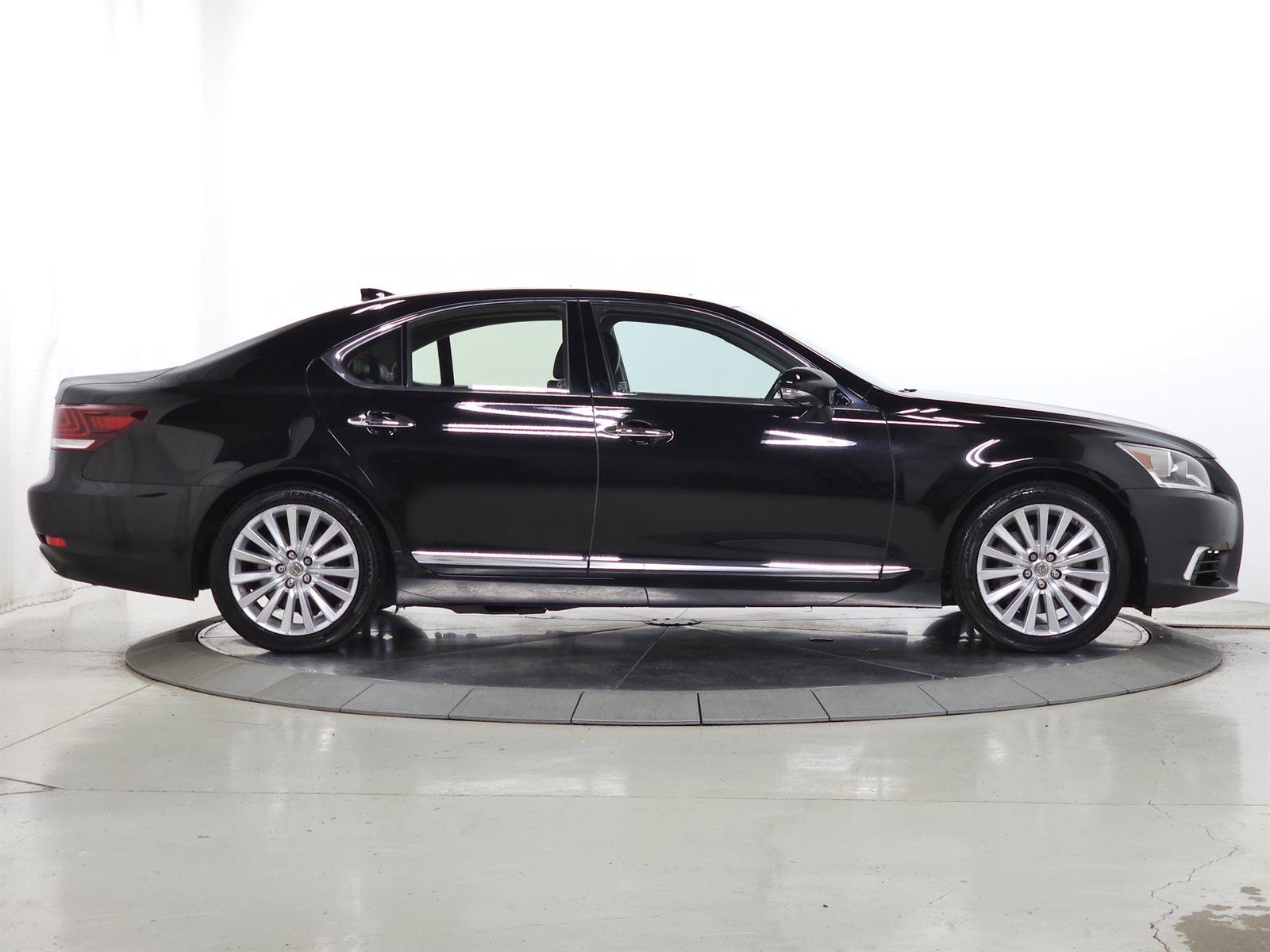 Used 2014 Lexus LS 460 AWD w/ Comfort Package image 11