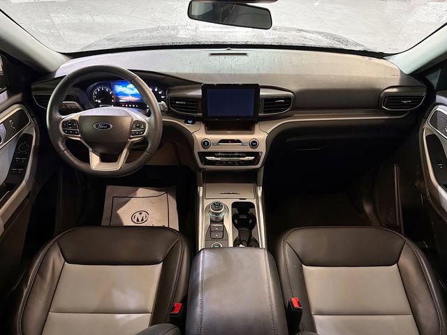 Used 2022 Ford Explorer XLT w/ Equipment Group 202A image 10