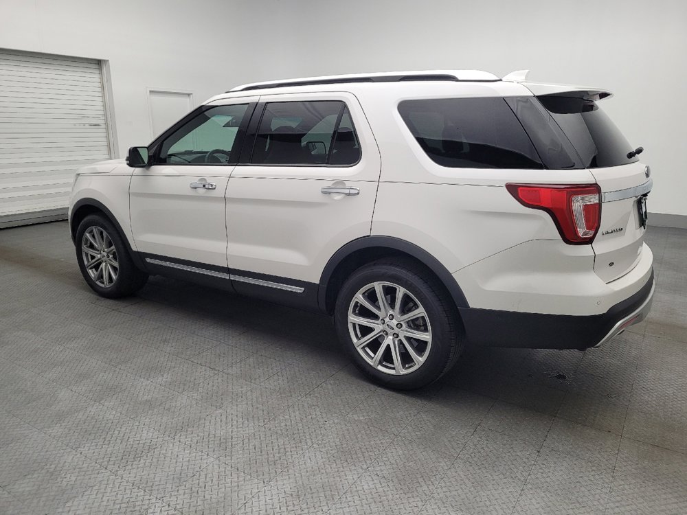 Used 2017 Ford Explorer Limited w/ Equipment Group 303A AWD/4WD image 3