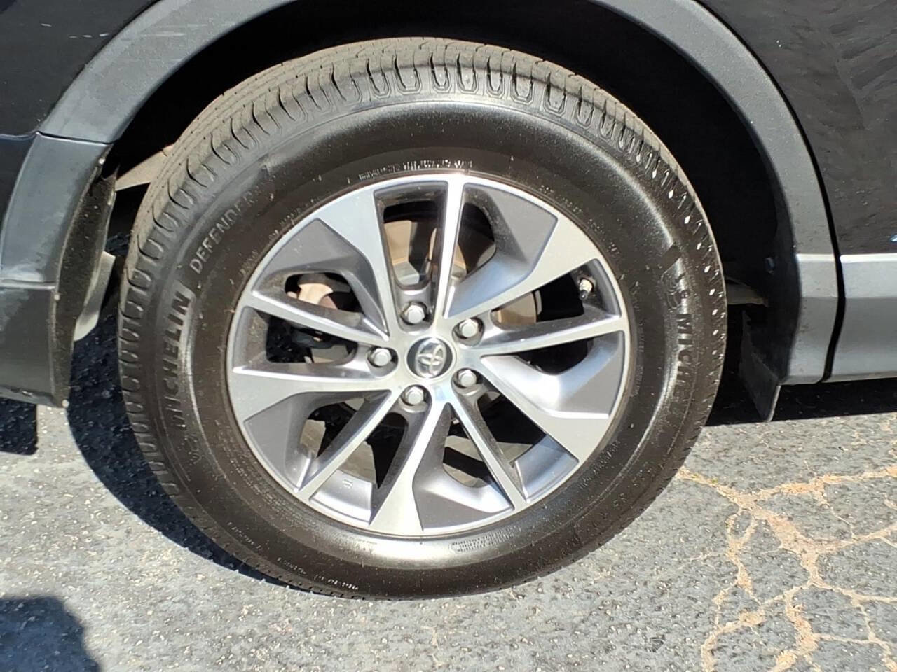 Used 2016 Toyota RAV4 XLE w/ Convenience Package AWD/4WD image 12