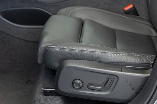 New 2025 Volvo XC40 B5 Plus image 10