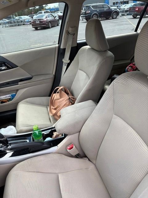 Used 2017 Honda Accord LX image 10