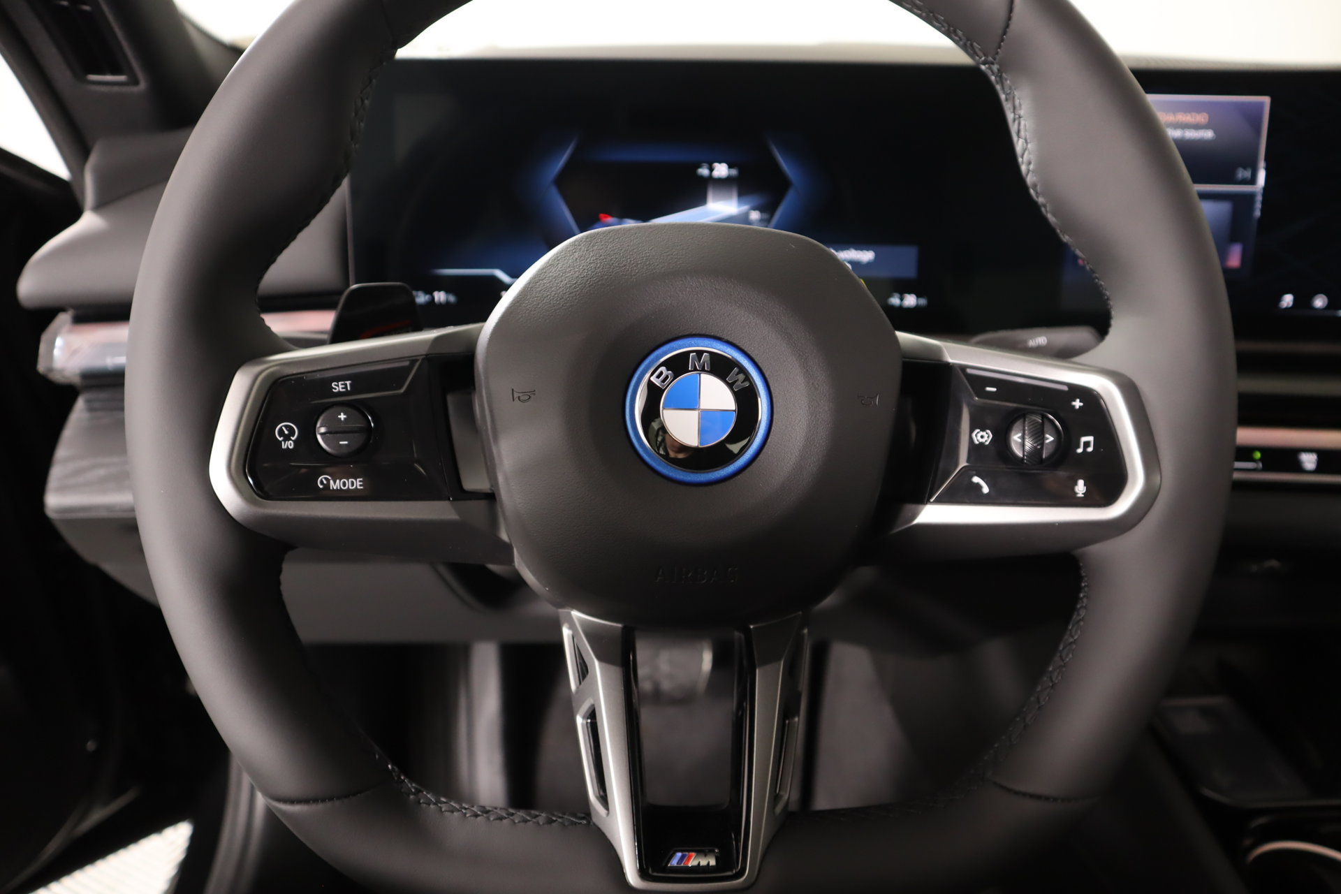 New 2026 BMW i5 eDrive40 w/ M Sport Package AWD/4WD image 3