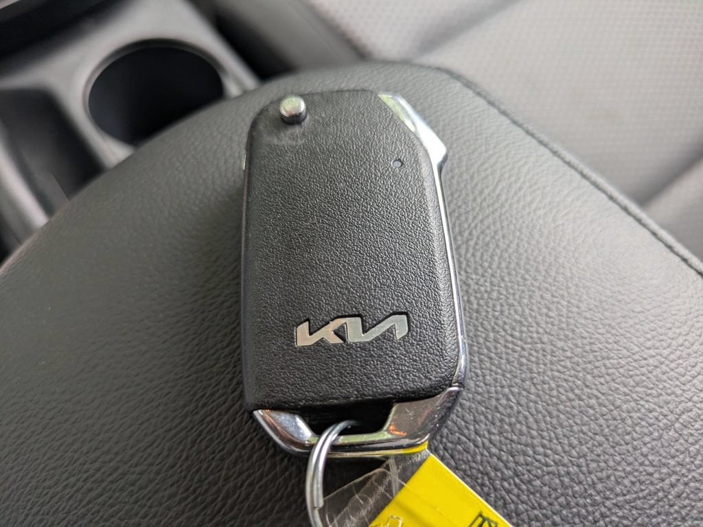 Used 2024 Kia Soul LX w/ LX Technology Package FWD image 26