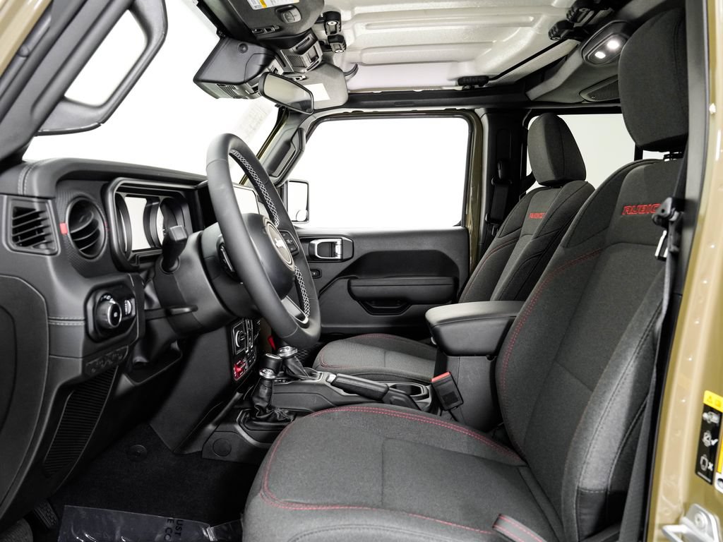 Used 2025 Jeep Wrangler Unlimited Rubicon w/ Convenience Group AWD/4WD image 6