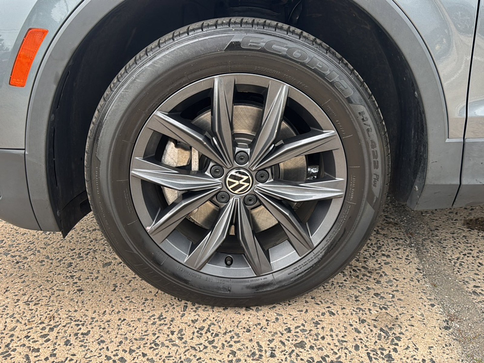 Used 2022 Volkswagen Tiguan SE AWD/4WD image 43