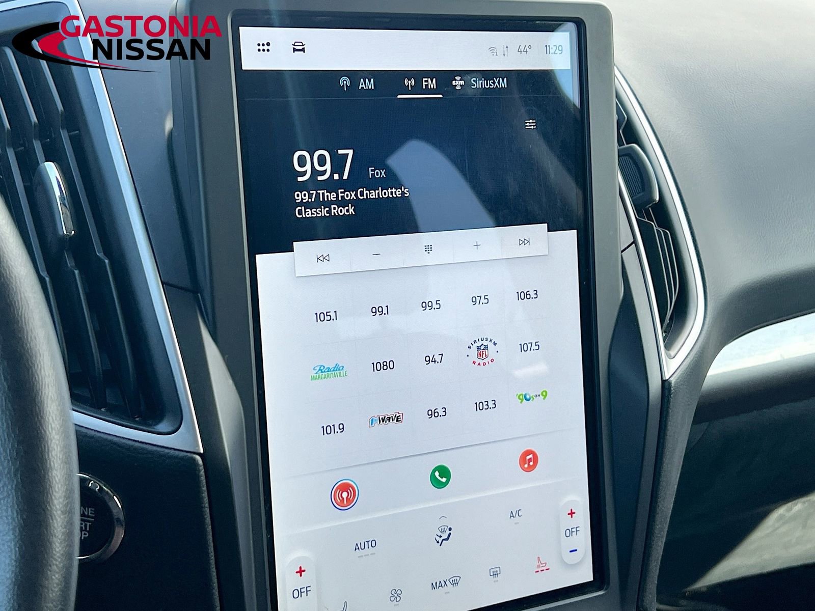 Used 2024 Ford Edge SEL image 18