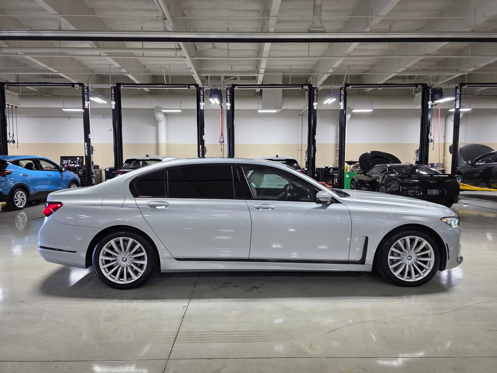 Used 2020 BMW 745e xDrive image 8