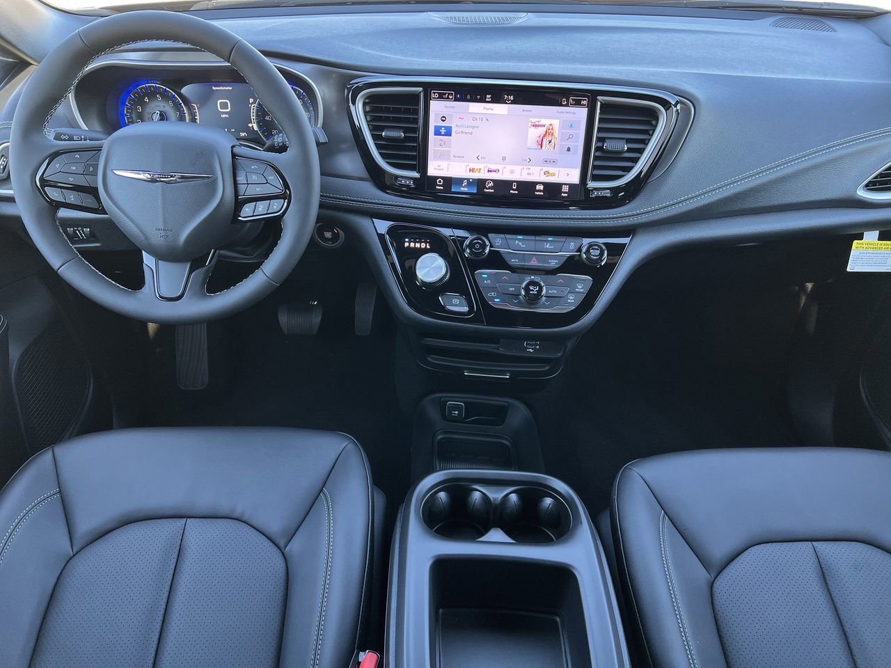 New 2026 Chrysler Pacifica Select video 2