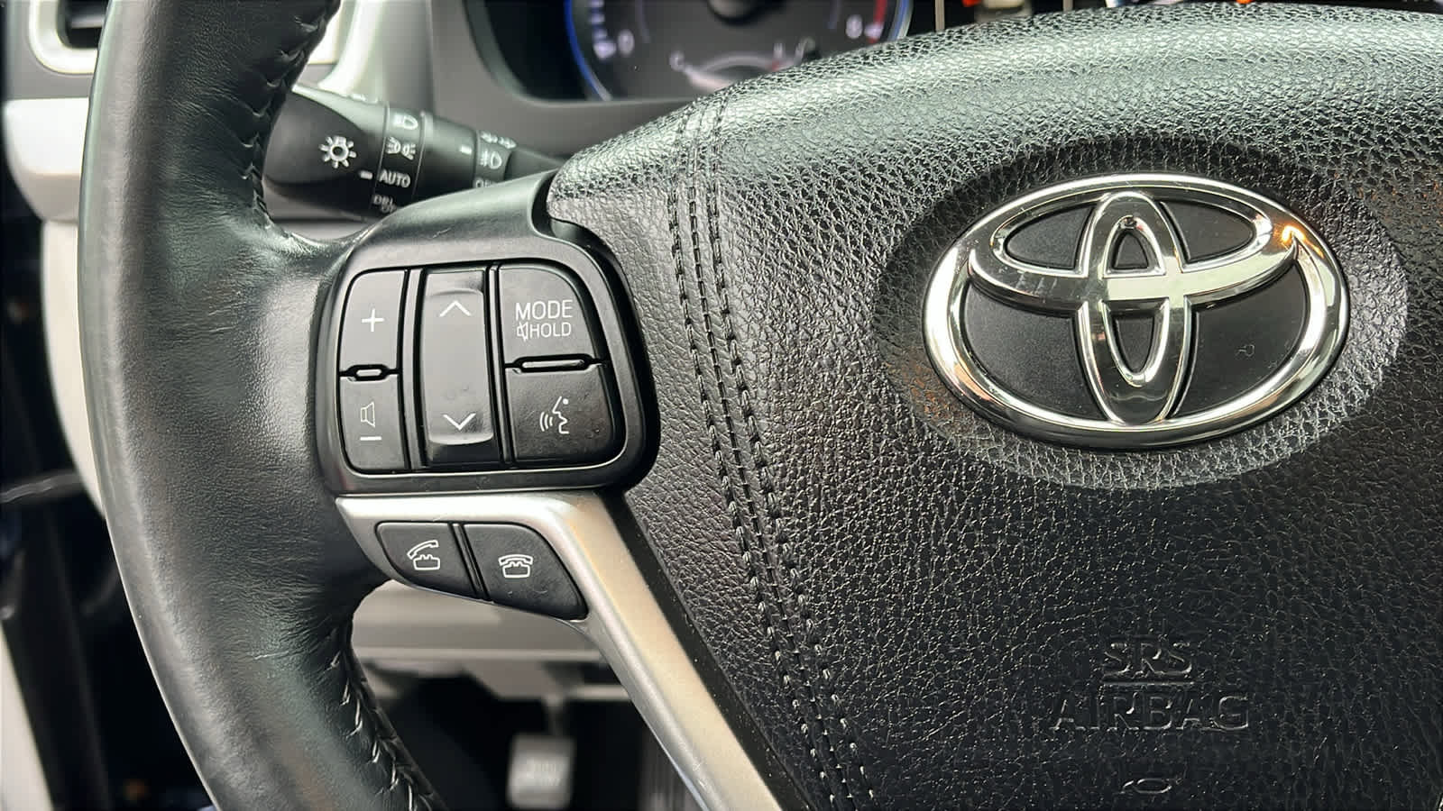Used 2015 Toyota Highlander XLE AWD/4WD image 12