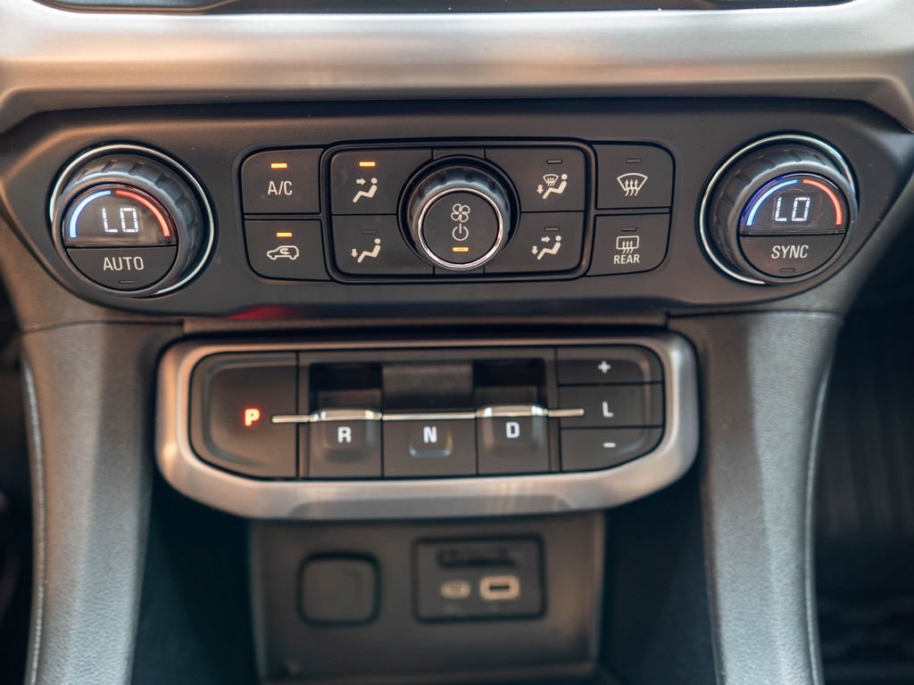 Used 2021 GMC Acadia AT4 w/ Technology Package AWD/4WD image 29