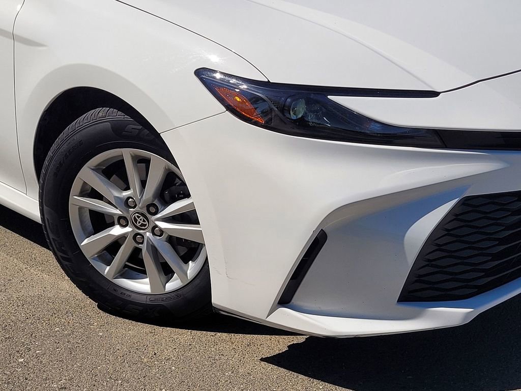 Used 2025 Toyota Camry LE FWD image 9