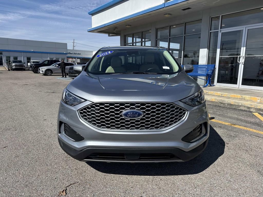 Used 2024 Ford Edge SEL image 2