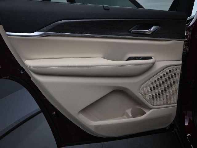 New 2025 Jeep Grand Cherokee L Limited w/ Luxury Tech Group II AWD/4WD image 14