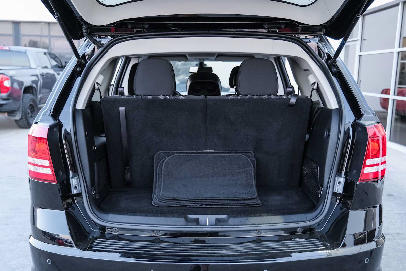 Used 2020 Dodge Journey SE FWD image 42